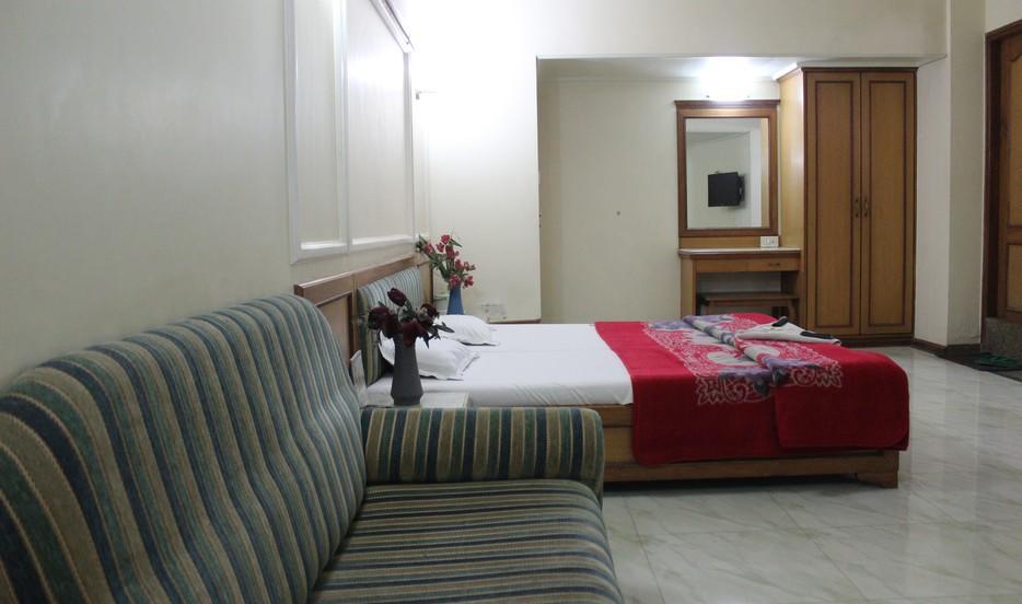 Hotel Unnati Ahmedabad Exterior photo
