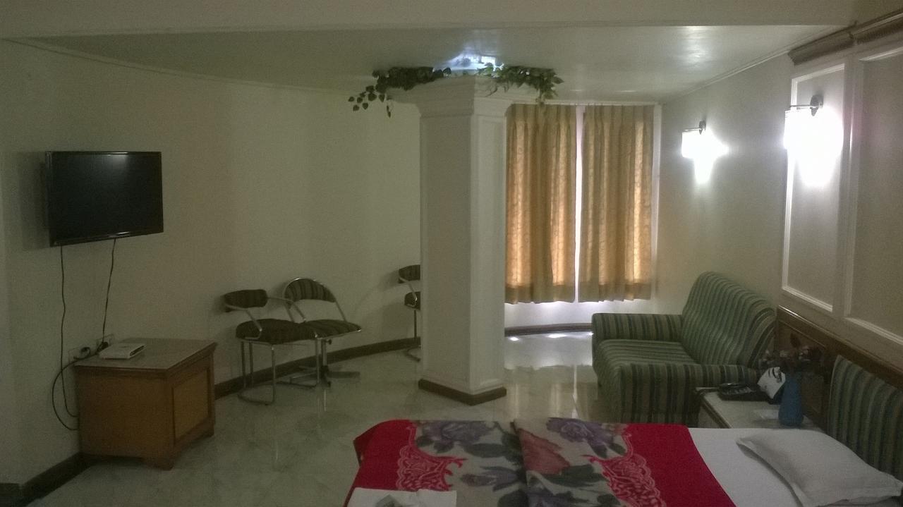 Hotel Unnati Ahmedabad Exterior photo